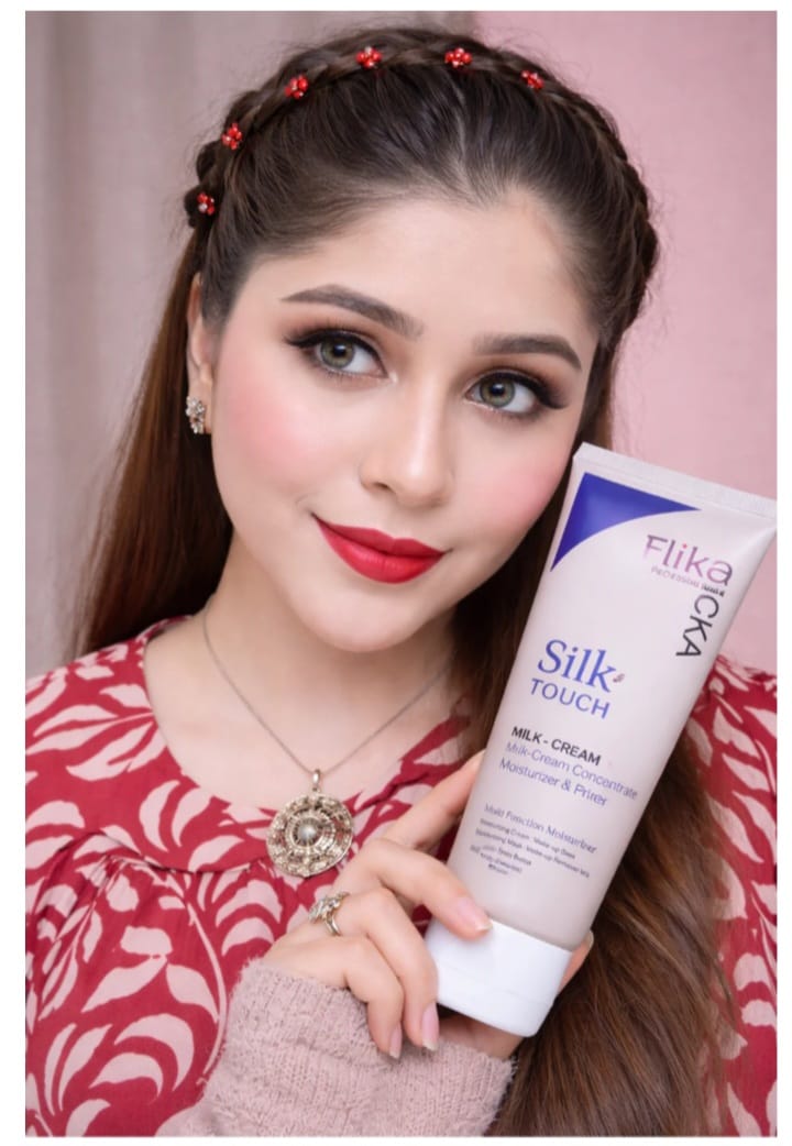 FLiCKA Silk Touch 3‑in‑1 Moisturizer & Primer | Hydrating, Lightweight, Long‑Lasting | Pore Minimizer